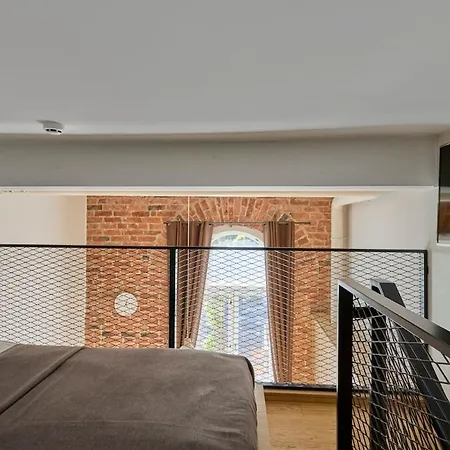 Cozy Loft Near Old Town Mere Pst 8-6 *